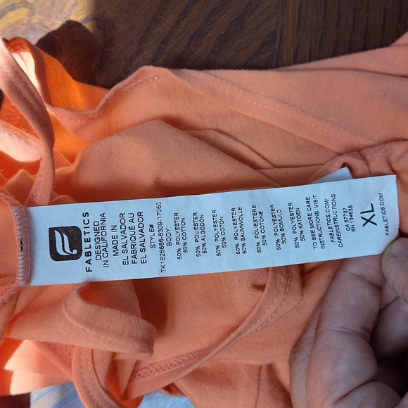 Fabletics Keyhole Tank top - Picture 5 of 6